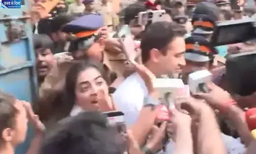 मुंबई में CJP के प्रदर्शन के दौरान अभिनेता इमरान खान हिरासत में