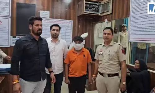 मंदिर से लौट रही बुजुर्ग महिला की चेन झपटने वाला बदमाश गिरफ्तार मंदिर से लौट रही बुजुर्ग महिला की चेन झपटने वाला बदमाश गिरफ्तार