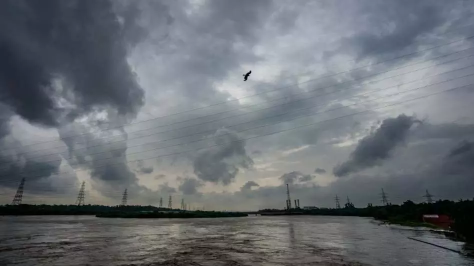 CG मौसम: रायपुर में चढ़ेगा पारा, मौसम विभाग ने अगले 3 दिनों का अपडेट जारी किया CG मौसम: रायपुर में चढ़ेगा पारा, मौसम विभाग ने अगले 3 दिनों का अपडेट जारी किया