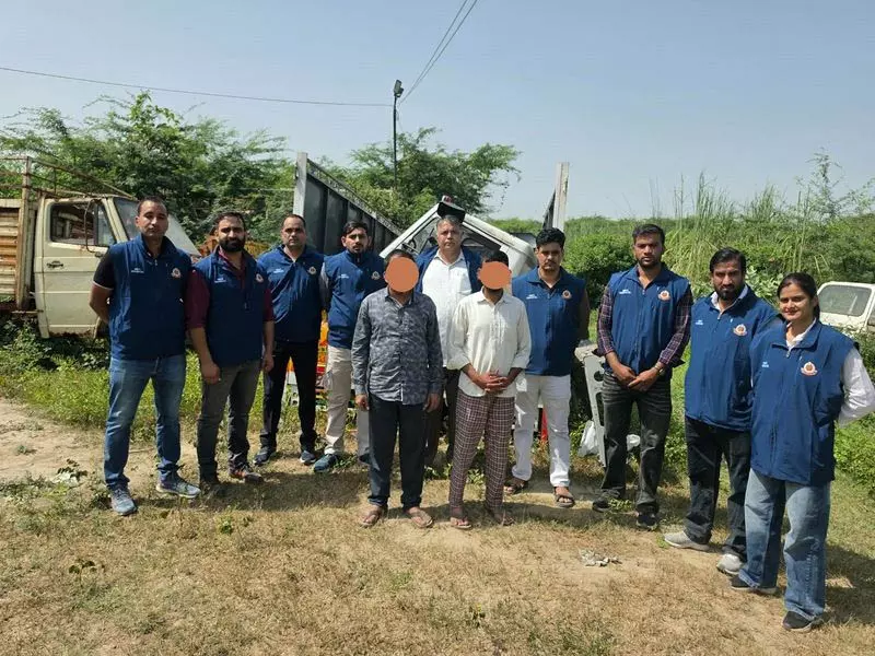 दिल्ली में ट्रक चोर गिरोह का भंडाफोड़, तीन गिरफ्तार दिल्ली में ट्रक चोर गिरोह का भंडाफोड़, तीन गिरफ्तार