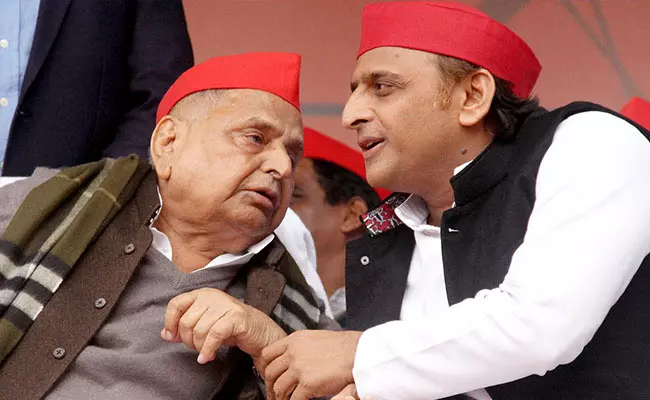 सीएम योगी आदित्यनाथ समेत कई नेताओं ने पुण्यतिथि पर मुलायम सिंह यादव को दी श्रद्धांजलि सीएम योगी आदित्यनाथ समेत कई नेताओं ने पुण्यतिथि पर मुलायम सिंह यादव को दी श्रद्धांजलि