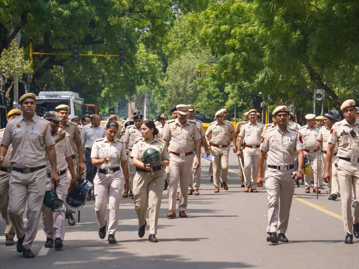 दिल्ली में आज 7 हजार प्रदर्शनकारियों के पहुंचने की उम्मीद, पुलिस को संयम बरतने के निर्देश दिल्ली में आज 7 हजार प्रदर्शनकारियों के पहुंचने की उम्मीद, पुलिस को संयम बरतने के निर्देश