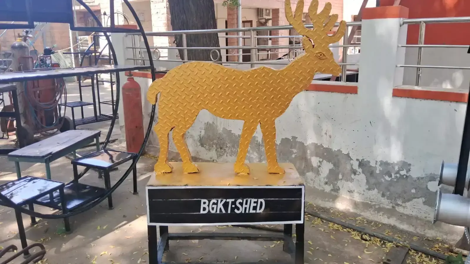 उत्तर पश्चिम रेलवे ने कबाड़ से कलाकृतियां बनाकर पेश की मिसाल उत्तर पश्चिम रेलवे ने कबाड़ से कलाकृतियां बनाकर पेश की मिसाल