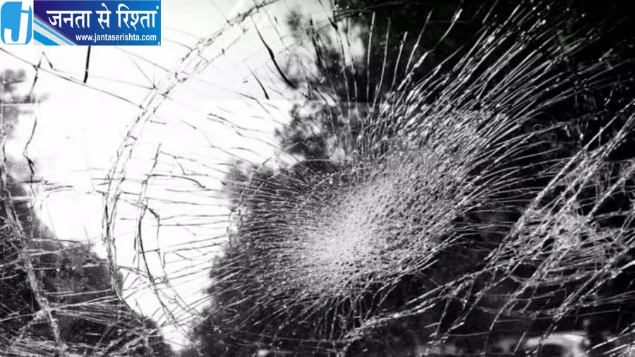 जम्मू-कश्मीर के राजौरी में दर्दनाक हादसा, यात्री वाहन खाई में गिरा; 2 की मौत, 21 घायल जम्मू-कश्मीर के राजौरी में दर्दनाक हादसा, यात्री वाहन खाई में गिरा; 2 की मौत, 21 घायल
