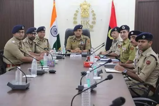 आईजीपी कश्मीर बोले, पुलिस और सीआरपीएफ प्रशासन के साथ मिलकर कर रहे काम आईजीपी कश्मीर बोले, पुलिस और सीआरपीएफ प्रशासन के साथ मिलकर कर रहे काम