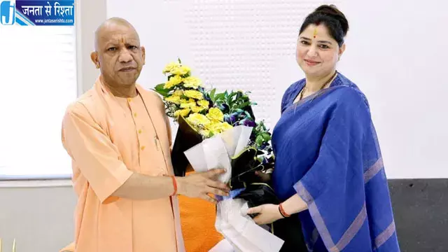 राज्यसभा चुनाव के बाद प्रियंका सिंह रावत की CM योगी से मुलाकात राज्यसभा चुनाव के बाद प्रियंका सिंह रावत की CM योगी से मुलाकात
