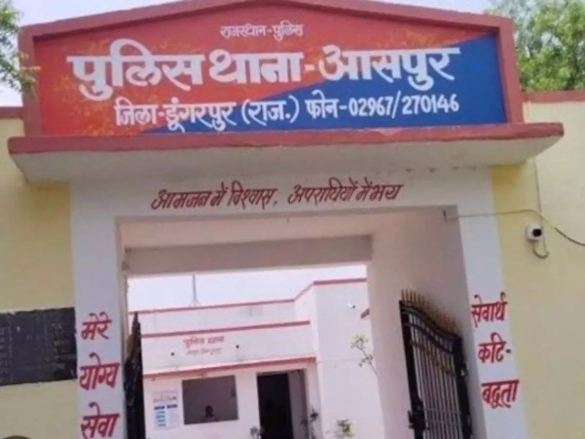 20 तोला चांदी लूटकर फरार हिस्ट्रीशीटर 6 महीने बाद पकड़ा! 20 तोला चांदी लूटकर फरार हिस्ट्रीशीटर 6 महीने बाद पकड़ा!