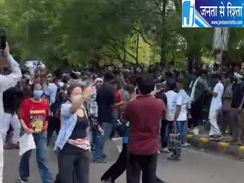 दिल्ली में 45 मेट्रो स्टेशन बंद, वांगचुक बोले—‘अघोषित इमरजेंसी’! दिल्ली में 45 मेट्रो स्टेशन बंद, वांगचुक बोले—‘अघोषित इमरजेंसी’!
