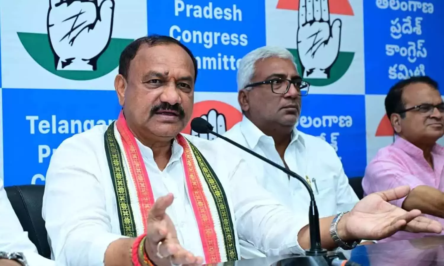 SIR की चुप्पी के पीछे BRS-BJP की गुप्त मिलीभगत: TPCC प्रमुख SIR की चुप्पी के पीछे BRS-BJP की गुप्त मिलीभगत: TPCC प्रमुख