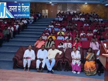 अयोध्या कृषि विश्वविद्यालय में 100 एकड़ का सोलर प्लांट! अयोध्या कृषि विश्वविद्यालय में 100 एकड़ का सोलर प्लांट!