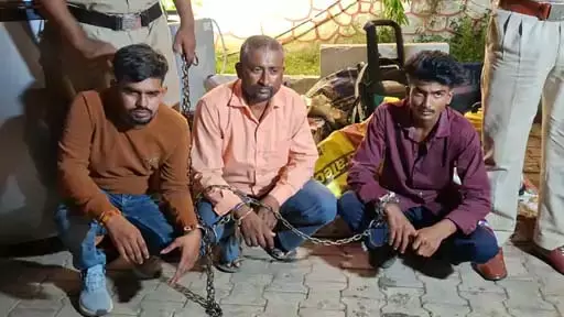 सूने मकान में लाखों की चोरी का खुलासा, 3 आरोपी गिरफ्तार सूने मकान में लाखों की चोरी का खुलासा, 3 आरोपी गिरफ्तार