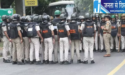 दिल्ली में सुरक्षा की कमान संभाल रहे तीन वरिष्ठ पुलिस अधिकारी दिल्ली में सुरक्षा की कमान संभाल रहे तीन वरिष्ठ पुलिस अधिकारी