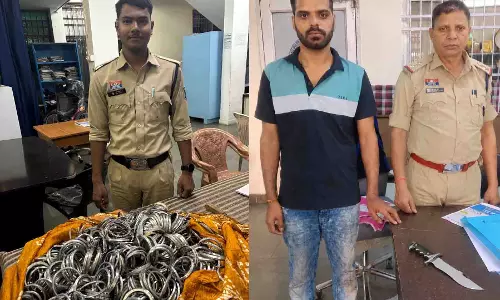 उर्स कार्यक्रम में चेकिंग, 11 चाकू और 350 से ज्यादा कड़े जब्त