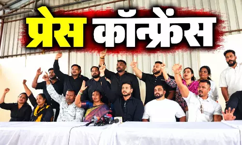 नवरात्रि में मुस्लिम बाउंसरों को काम नहीं देने का आरोप, मामला गरमाया नवरात्रि में मुस्लिम बाउंसरों को काम नहीं देने का आरोप, मामला गरमाया