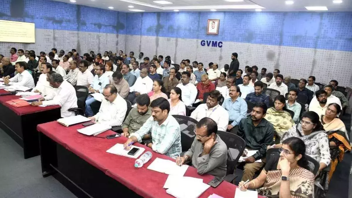Andhra: GVMC 2026 के चुनावों की तैयारी कर रहा है, 18.37 लाख मतदाता पात्र हैं Andhra: GVMC 2026 के चुनावों की तैयारी कर रहा है, 18.37 लाख मतदाता पात्र हैं