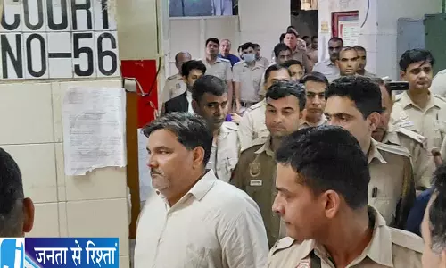 2020 दिल्ली दंगे: ताहिर हुसैन को दोषी ठहराया, 12 को राहत 2020 दिल्ली दंगे: ताहिर हुसैन को दोषी ठहराया, 12 को राहत