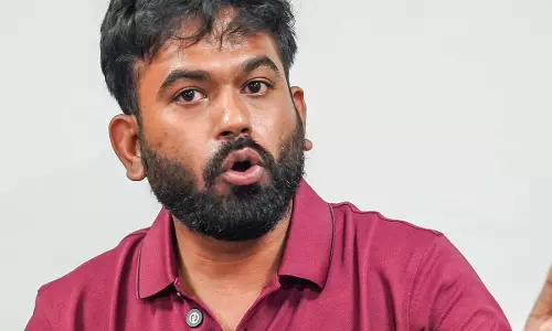 कॉकरोच जनता पार्टी के संस्थापक अभिजीत दीपके की दादी का निधन, पिता बोले- बेटे से संपर्क नहीं हो सका