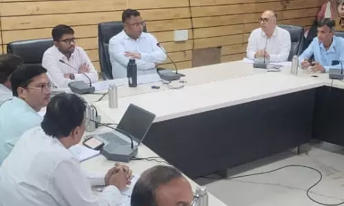 त्योहारों से पहले खाद्य सुरक्षा विभाग अलर्ट, मिठाई-मावा और घी की जांच तेज करने के निर्देश त्योहारों से पहले खाद्य सुरक्षा विभाग अलर्ट, मिठाई-मावा और घी की जांच तेज करने के निर्देश