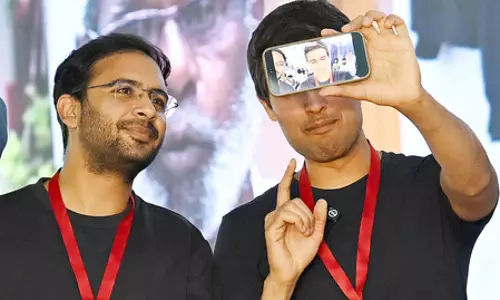 यूट्यूबर ध्रुव राठी को पुलिस ने देर रात किया रिहा, प्रदर्शन में शामिल न होने की दी हिदायत यूट्यूबर ध्रुव राठी को पुलिस ने देर रात किया रिहा, प्रदर्शन में शामिल न होने की दी हिदायत