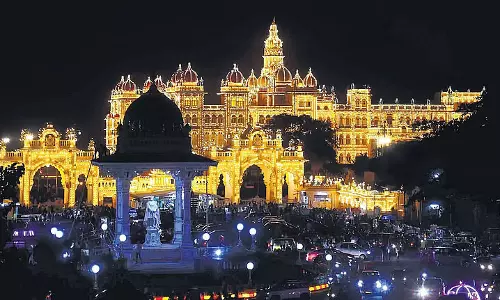 मैसूर दशहरा आज से शुरू, 21 अक्टूबर को निकलेगी भव्य जंबू सवारी मैसूर दशहरा आज से शुरू, 21 अक्टूबर को निकलेगी भव्य जंबू सवारी