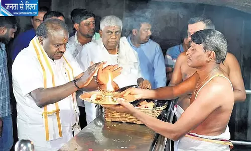 कुमारस्वामी का शिवकुमार पर तंज, बोले- किसान सूखे से परेशान, CM को स्टिंग ऑपरेशन की चिंता कुमारस्वामी का शिवकुमार पर तंज, बोले- किसान सूखे से परेशान, CM को स्टिंग ऑपरेशन की चिंता