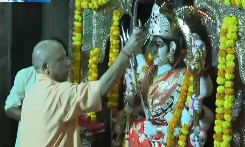नवरात्रि पर मां पाटेश्वरी के दरबार पहुंचे CM योगी, शक्तिपीठ देवीपाटन मंदिर में की पूजा-अर्चना
