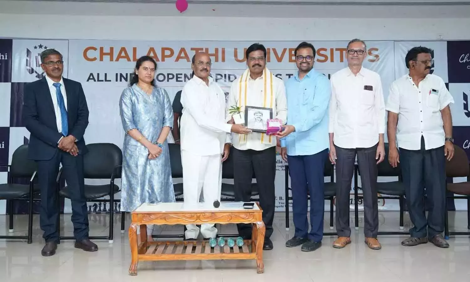 Andhra: चलपति विश्वविद्यालय ने शतरंज क्लब लॉन्च किया Andhra: चलपति विश्वविद्यालय ने शतरंज क्लब लॉन्च किया