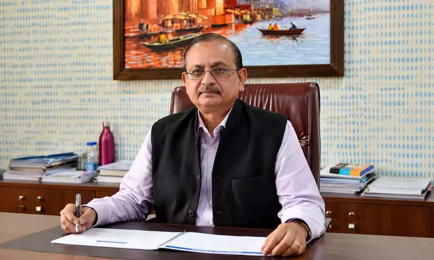 स्थानीय निकायों में BC कोटा पर आगे बढ़ने से कुल आरक्षण की सीमा 50% हो गई है स्थानीय निकायों में BC कोटा पर आगे बढ़ने से कुल आरक्षण की सीमा 50% हो गई है