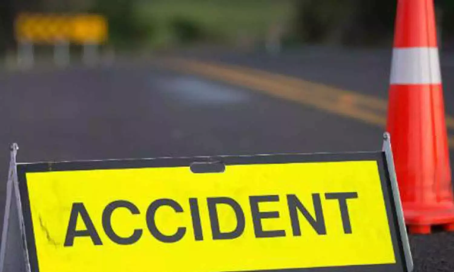 Andhra: RTC बस की टक्कर से टेक कर्मचारी की मौत, पिता घायल