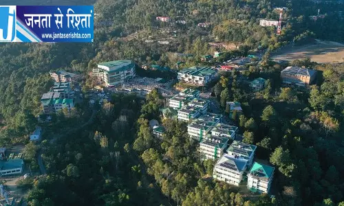 नौनी यूनिवर्सिटी में कार की चाबियों को लेकर विवाद नौनी यूनिवर्सिटी में कार की चाबियों को लेकर विवाद