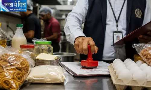 खाने में रंगों के इस्तेमाल पर FDA की बड़ी कार्रवाई, पंजाबी ढाबे का लाइसेंस सस्पेंड खाने में रंगों के इस्तेमाल पर FDA की बड़ी कार्रवाई, पंजाबी ढाबे का लाइसेंस सस्पेंड