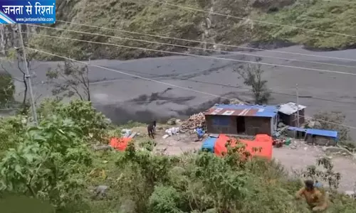 पहाड़ टूटकर नदी में गिरा, बूढ़ीगंडकी का बहाव रुका, तेज धमाके के साथ बहने लगा मलबा पहाड़ टूटकर नदी में गिरा, बूढ़ीगंडकी का बहाव रुका, तेज धमाके के साथ बहने लगा मलबा