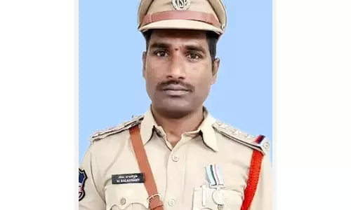 शादी का झांसा देकर महिला के यौन शोषण का आरोप, पुलिस इंस्पेक्टर गिरफ्तार, भेजा गया जेल शादी का झांसा देकर महिला के यौन शोषण का आरोप, पुलिस इंस्पेक्टर गिरफ्तार, भेजा गया जेल