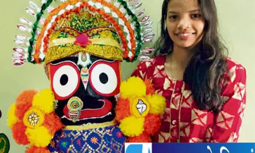 ओडिशा में 15 इंच की मोम की मूर्ति ने बनाया राष्ट्रीय रिकॉर्ड ओडिशा में 15 इंच की मोम की मूर्ति ने बनाया राष्ट्रीय रिकॉर्ड