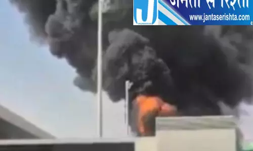एयरपोर्ट पर हमले से हड़कंप, 12 की मौत, 300 से अधिक घायल एयरपोर्ट पर हमले से हड़कंप, 12 की मौत, 300 से अधिक घायल