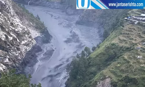 नेपाल के गोरखा में तबाही, बाढ़ में बहे कई घर और पुल