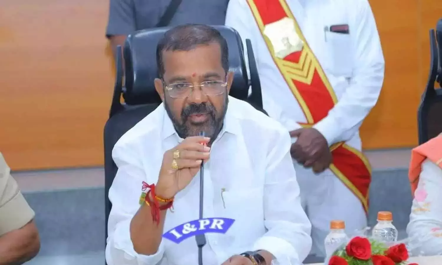 विभाजन ने वारंगल की पहचान को नुकसान पहुंचाया: नैनी ने KCR की आलोचना की विभाजन ने वारंगल की पहचान को नुकसान पहुंचाया: नैनी ने KCR की आलोचना की