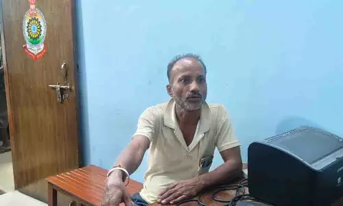 88 वर्षीय बुजुर्ग दंपति ने SSP से मांगी मदद, बेटे को थाने बुलाकर लगाई फटकार 88 वर्षीय बुजुर्ग दंपति ने SSP से मांगी मदद, बेटे को थाने बुलाकर लगाई फटकार