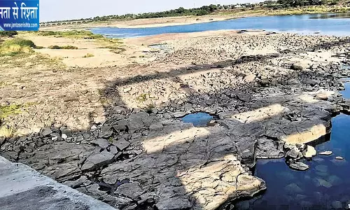 भीमा नदी के जल प्रबंधन पर उठे सवाल, कर्नाटक के कई जिलों में बाढ़ और सूखे की दोहरी मार भीमा नदी के जल प्रबंधन पर उठे सवाल, कर्नाटक के कई जिलों में बाढ़ और सूखे की दोहरी मार
