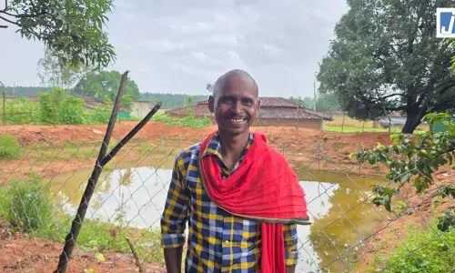 मछलियों की बिक्री से होगी अतिरिक्त आमदनी, परिवार की आर्थिक स्थिति मजबूत होने की जगी उम्मीद मछलियों की बिक्री से होगी अतिरिक्त आमदनी, परिवार की आर्थिक स्थिति मजबूत होने की जगी उम्मीद