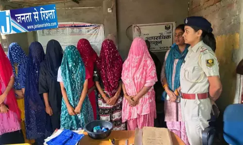 भोजपुर में 3 नाबालिग समेत 12 लड़कियां छुड़ाईं भोजपुर में 3 नाबालिग समेत 12 लड़कियां छुड़ाईं