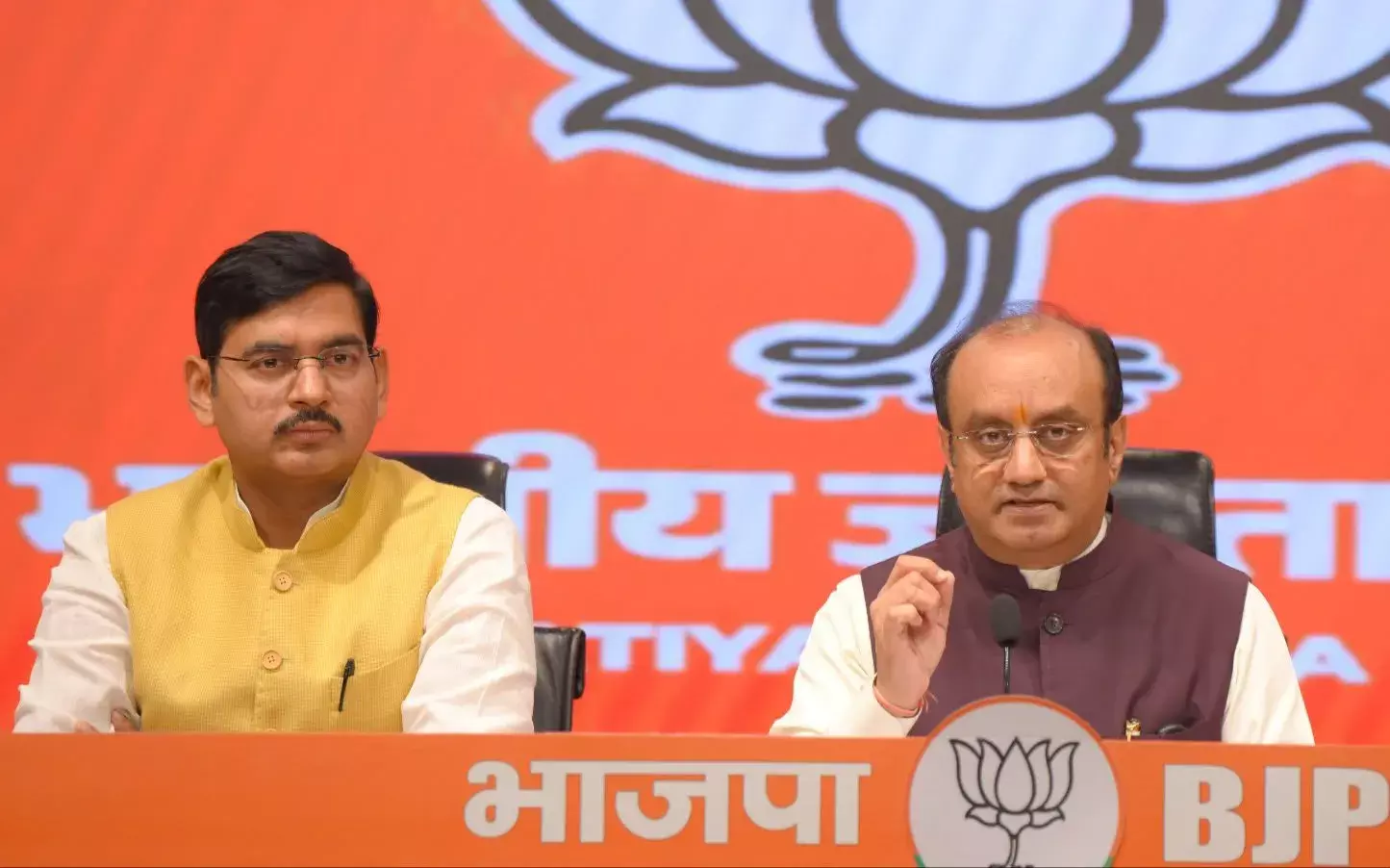 बीजेपी का तीखा हमला: राहुल गांधी पर लगाया अराजकता फैलाने का आरोप बीजेपी का तीखा हमला: राहुल गांधी पर लगाया अराजकता फैलाने का आरोप