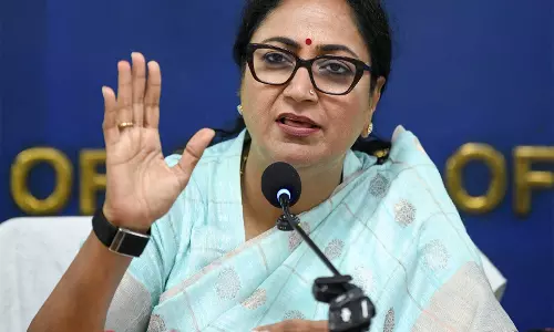 दिल्ली में महिलाओं और ट्रांसजेंडर लोगों को मिलेंगे 1300 पिंक ई ऑटो दिल्ली में महिलाओं और ट्रांसजेंडर लोगों को मिलेंगे 1300 पिंक ई ऑटो
