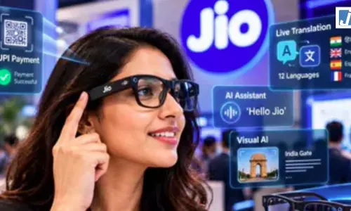 IMC 2026 में दिखी भविष्य की टेक्नोलॉजी, स्मार्ट चश्मे से पेमेंट और रोबोट से होगी दांतों की जांच