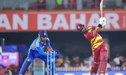IND vs WI: 4 विकेट गिरे, रदरफोर्ड-सैम्पसन डटे