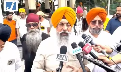 दिल्ली सिख गुरुद्वारा कमेटी का बड़ा बयान, गुरुद्वारा परिसर में प्रदर्शन पर जताई आपत्ति दिल्ली सिख गुरुद्वारा कमेटी का बड़ा बयान, गुरुद्वारा परिसर में प्रदर्शन पर जताई आपत्ति