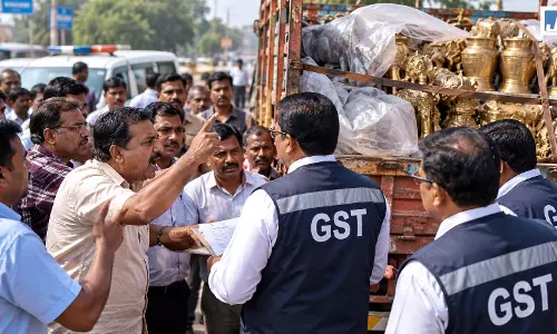 GST टीम और व्यापारियों के बीच हंगामा, तीन घंटे बाद माल को मिली क्लीनचिट