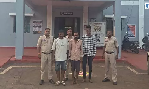 CG NEWS: नशीली दवाओं के खिलाफ बड़ी कार्रवाई, 737 ट्रामाडोल कैप्सूल जब्त CG NEWS: नशीली दवाओं के खिलाफ बड़ी कार्रवाई, 737 ट्रामाडोल कैप्सूल जब्त