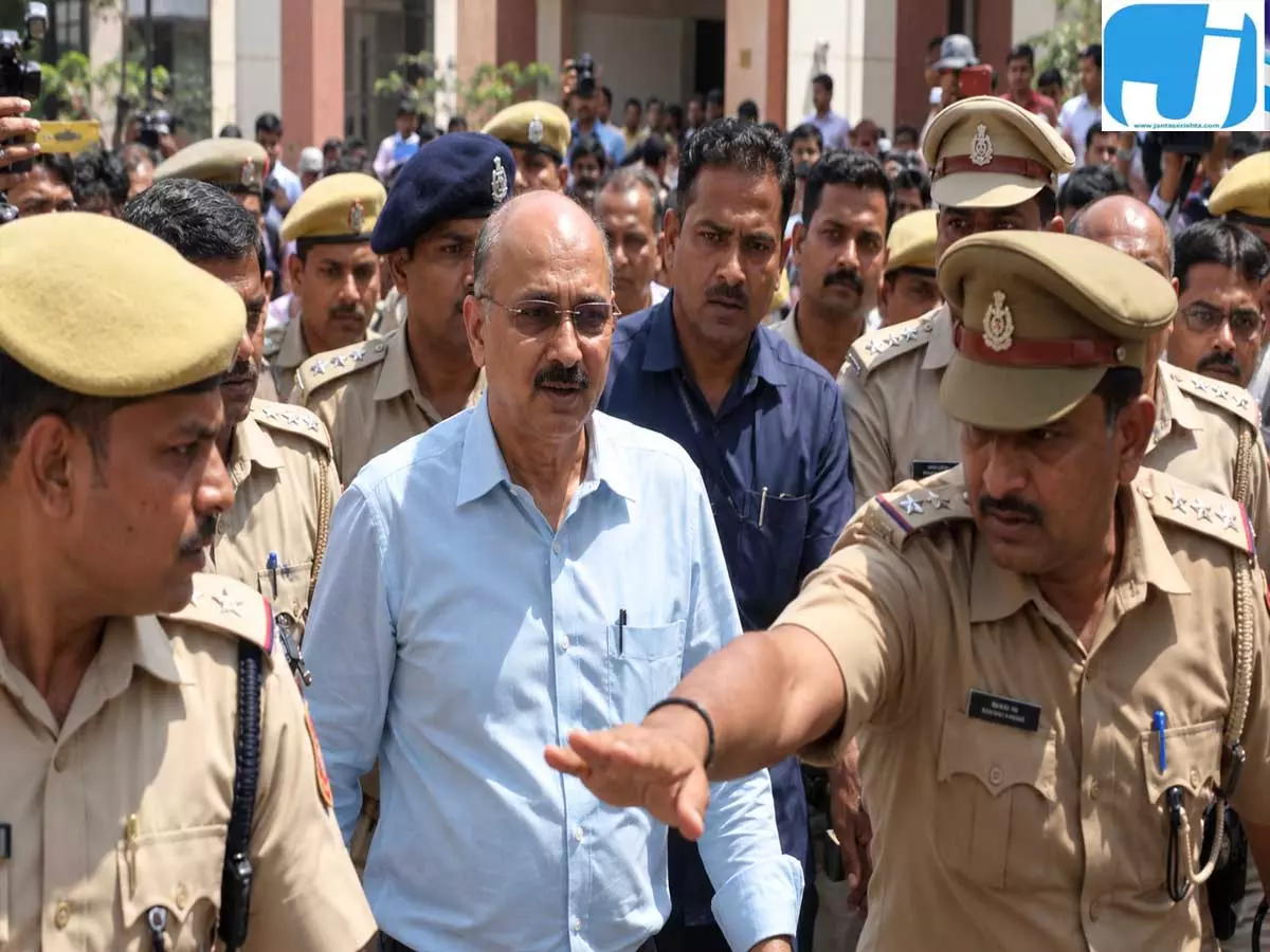 रमाकांत यादव को हाई कोर्ट से बड़ी राहत, छात्र मौत केस रद्द रमाकांत यादव को हाई कोर्ट से बड़ी राहत, छात्र मौत केस रद्द