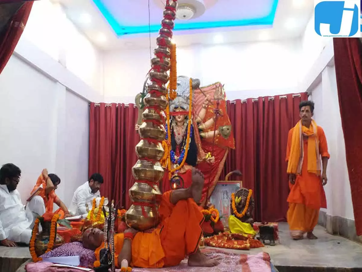 नवरात्र में आस्था की अनूठी मिसाल, 30 साल से साधना कर रहे नागेश्वर दास नवरात्र में आस्था की अनूठी मिसाल, 30 साल से साधना कर रहे नागेश्वर दास